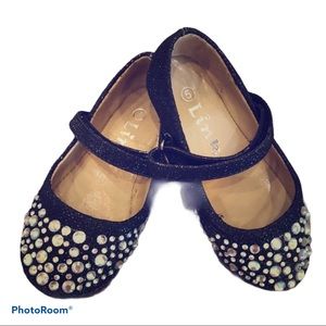 💙4/$20! Size 5 gorgeous blk glitter shoes w/ Rhin